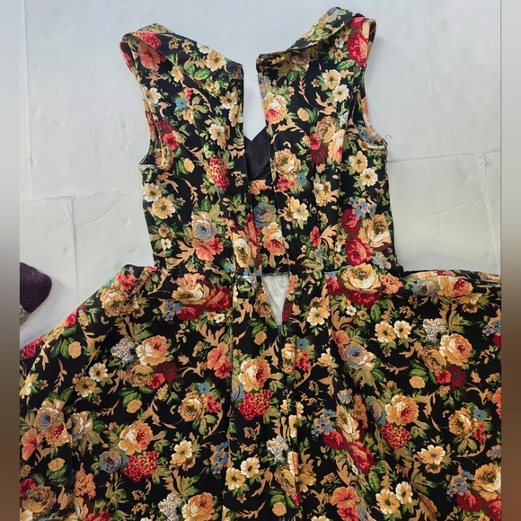 Lindy Bop fit and flair dress, floral, circle skirt, sleeveless, small - Picture 12 of 16